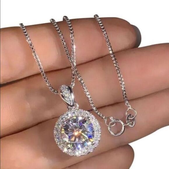 The Discus Pendant Necklace in 925 and cubic zirconia - Picture 1 of 7